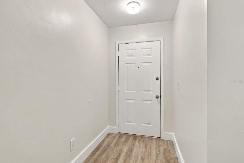 2 bedroom Single Family Residence at 2080 Butternut Circle, Charter Oaks, Clearwater — photo 4