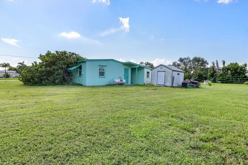 2 bedroom Single Family Residence at 3107 Easy Street, Port Charlotte Sec 011, Port Charlotte — photo 3