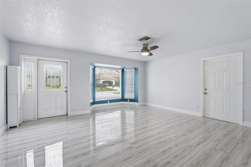 3 bedroom Single Family Residence at 4431 SE 19th Avenue, Cape Coral, Cape Coral — photo 4