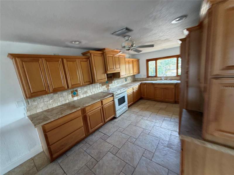 3 bedroom Single Family Residence at 6111 BAYOU GRANDE BOULEVARD, SHORE ACRES BAYOU GRANDE SEC, ST PETERSBURG — photo 5