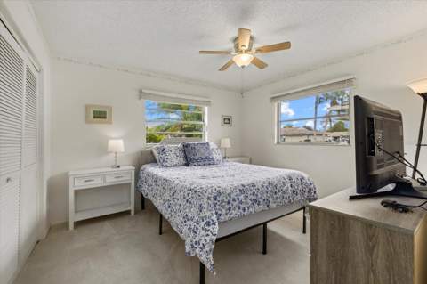 2913 Captiva Gardens Drive #2, Sarasota FL - photo 6 of 6