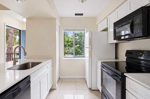 184 Riverbend Drive #203, Altamonte Springs FL - photo 6 of 15
