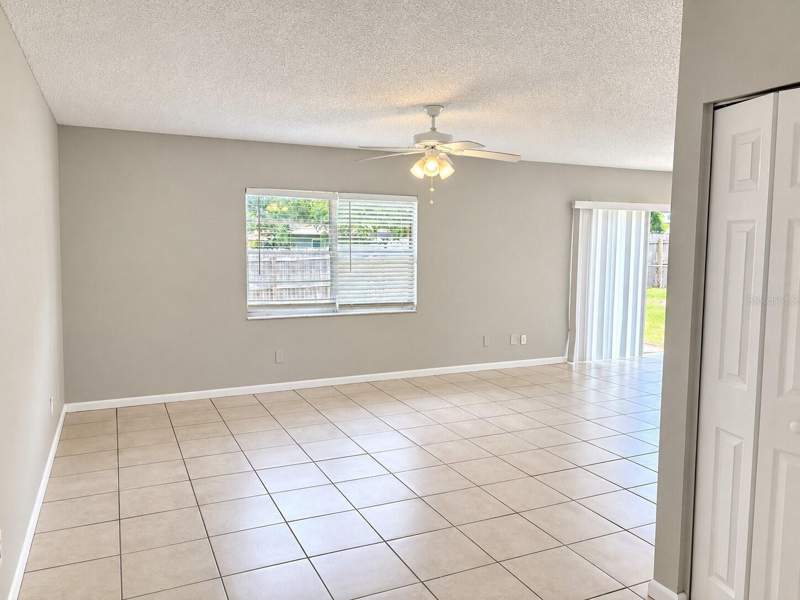 3 bedroom Single Family Residence at 432 Regal Park Drive, Valrico Manor Unit 3, Valrico — photo 3