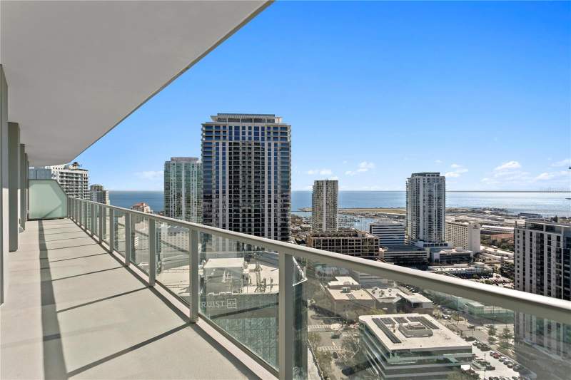 3 bedroom Condominium at 400 Central Avenue #2806, 400 Central, St Petersburg — photo 2