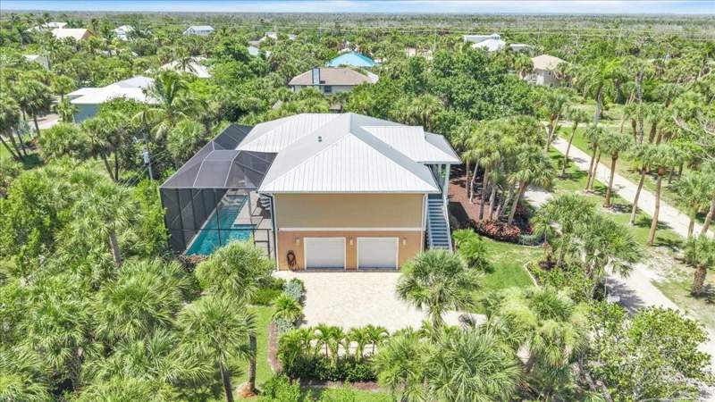 3 bedroom Single Family Residence at 9277 Belding Drive, Belle Meade Unrec, Sanibel — photo 2