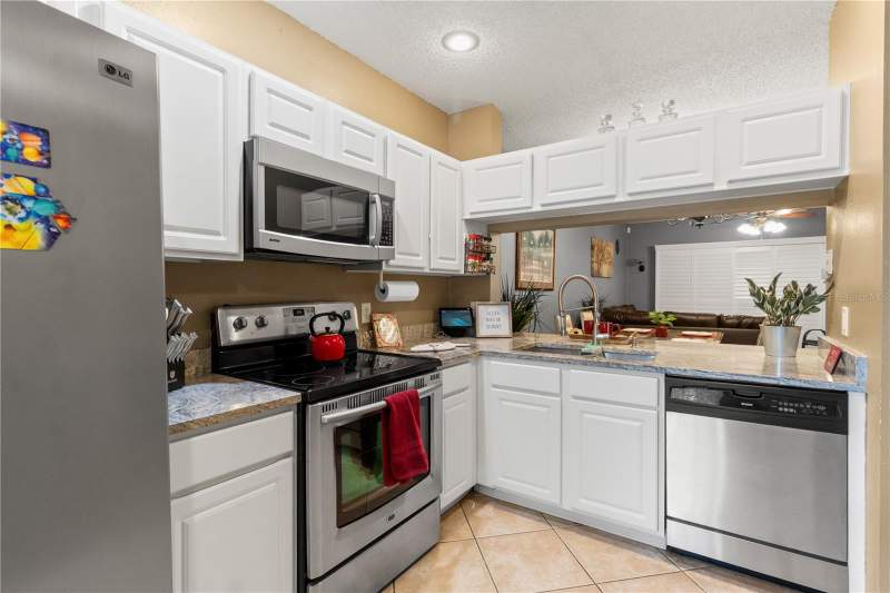 2 bedroom Townhouse at 8635 Hunters Key Circle, Hunters Key Twnhms At Nort, Tampa — photo 4