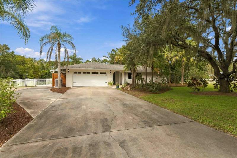 5 bedroom Single Family Residence at 7402 Castle Drive, Racimo Ranches, Sarasota — photo 5