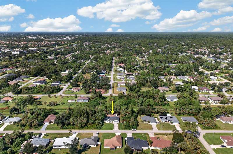 3 bedroom Single Family Residence at 2493 Cherokee Street, Port Charlotte Sub 11, North Port — photo 2