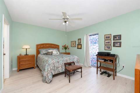 6468 Hamlet Drive #B, Englewood FL - photo 12 of 40