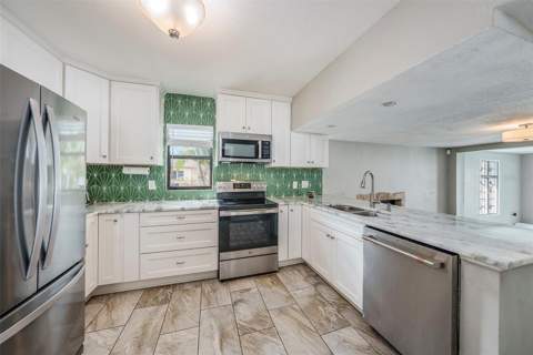 1702 E Knollwood Street, Tampa FL - photo 11 of 32
