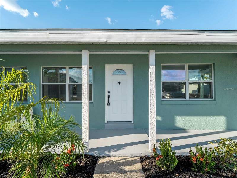 4 bedroom Single Family Residence at 581 Lindley Terrace, Port Charlotte Sec 025, Port Charlotte — photo 4