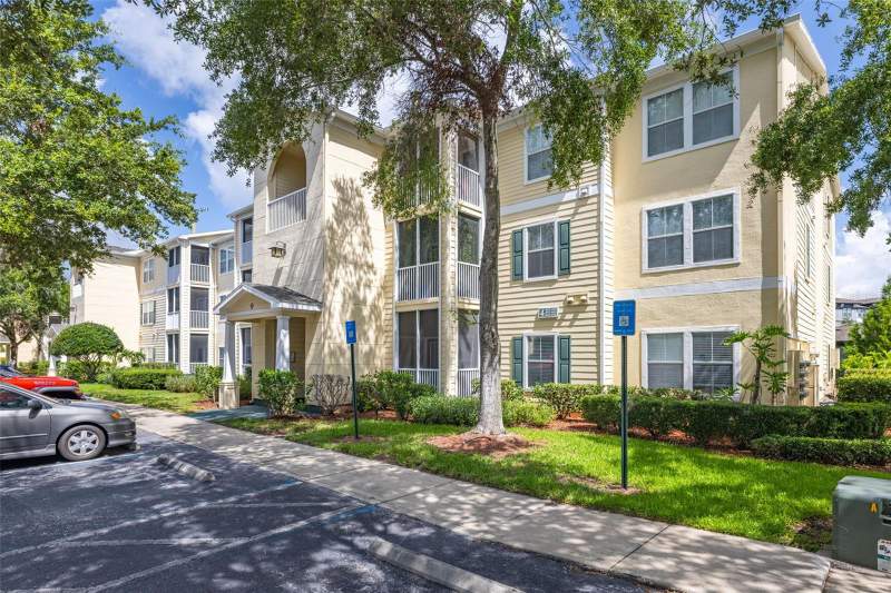 18439 BRIDLE CLUB DRIVE home for sale in Equestrian Parc At Highwoods P