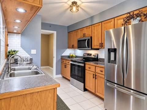 5838 Gibson Shores Drive, Lakeland FL - photo 8 of 31