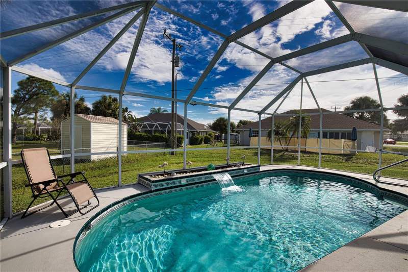 3 bedroom Single Family Residence at 23010 Peachland Boulevard, Port Charlotte Sec 015, Port Charlotte — photo 2