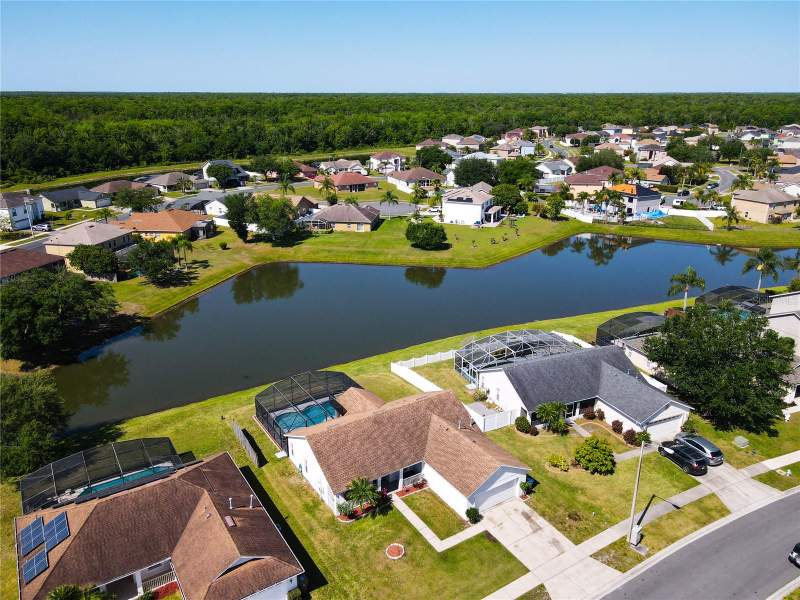 3 bedroom Single Family Residence at 2431 Peace Circle, Allamanda Grace At Crescent Lakes, Kissimmee — photo 2
