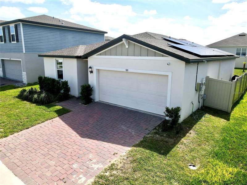 3 bedroom Single Family Residence at 909 Cambridge Drive, Lucerne Park Reserve, Winter Haven — photo 2