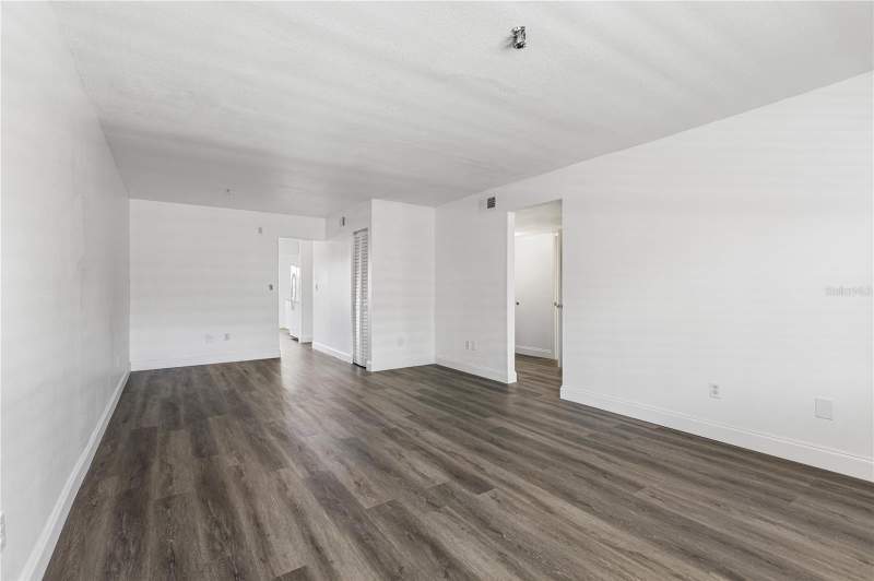2 bedroom Condominium at 5080 Locust Street #322, Winston Park Northeast, St Petersburg — photo 4