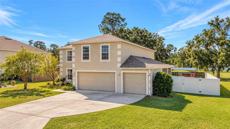 4 bedroom Single Family Residence at 4540 SE 30th Street, Magnolia Pointe Ph 01, Ocala — photo 2