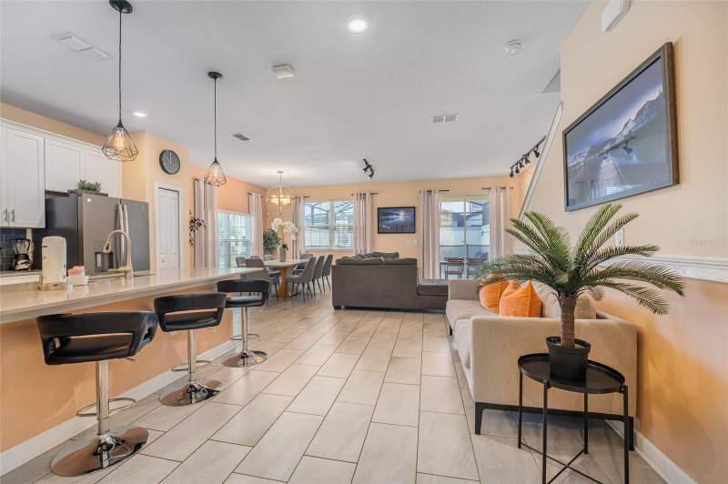 5 bedroom Townhouse at 4800 Memories Lane, Storey Lake Ph 3, Kissimmee — photo 2