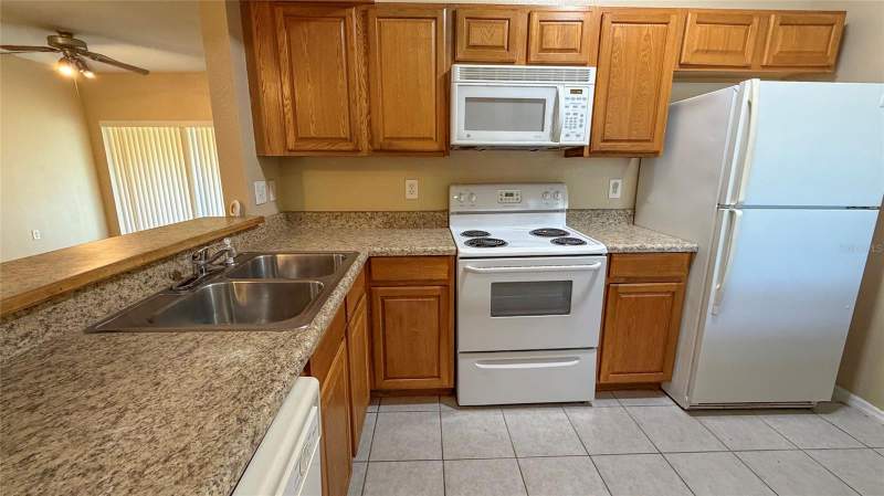3 bedroom Condominium at 9523 Grovedale Circle #101, Villages Of Bloomingdale Condo, Riverview — photo 4