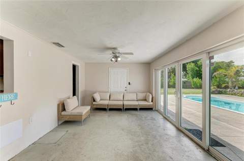 2219 Lockwood Meadows Circle, Sarasota FL - photo 13 of 42