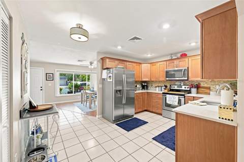 8037 Powder Horn Circle, Largo FL - photo 14 of 42