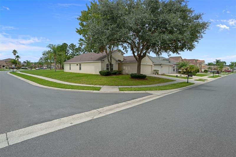 3 bedroom Single Family Residence at 23836 Hastings Way, Plantation Palms Ph 06, Land O Lakes — photo 4
