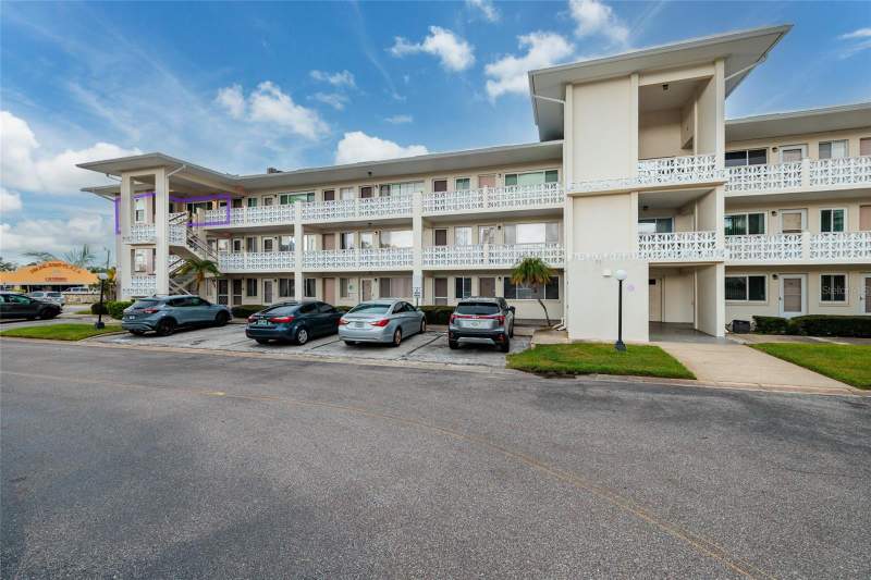 2 bedroom Condominium at 1235 S Highland Avenue #2-301, Kalmia Condo, Clearwater — photo 4