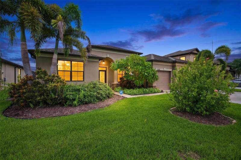 5009 JAGGED CLOUD DRIVE home for sale in Dg Farms