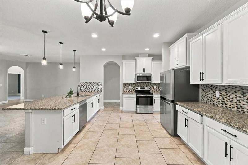 5 bedroom Single Family Residence at 1020 Lena Run Court, Hidden Creek, Winter Haven — photo 4