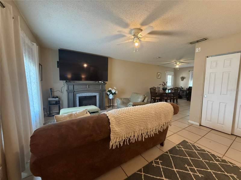 3 bedroom Single Family Residence at 6 Spring Lane Way, Silver Spgs Shores Un 66, Ocala — photo 4