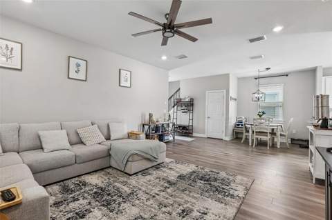 7673 Yale Harbor Drive, Wesley Chapel FL - photo 12 of 38