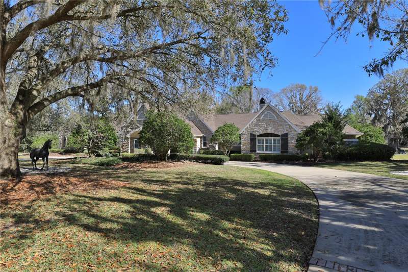 3 bedroom Single Family Residence at 7963 SE 12th Circle, Country Club/Ocala Un 02, Ocala — photo 4