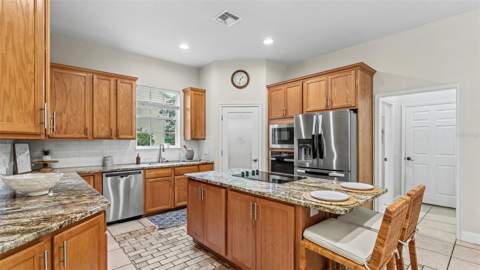 7265 Millbrook Oaks Drive, Lakeland FL - photo 11 of 54