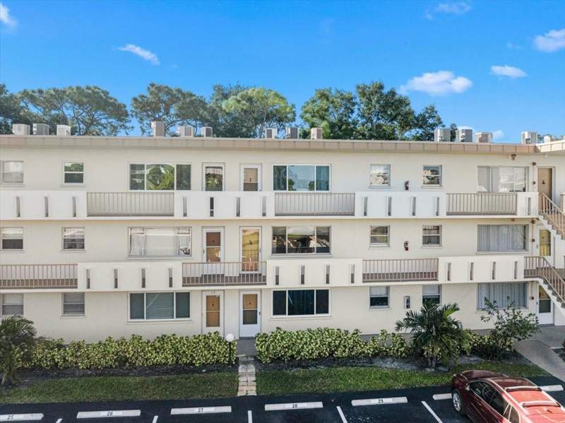 1 bedroom Condominium at 4480 Ironwood Circle #216A, Ironwood First, Bradenton — photo 2