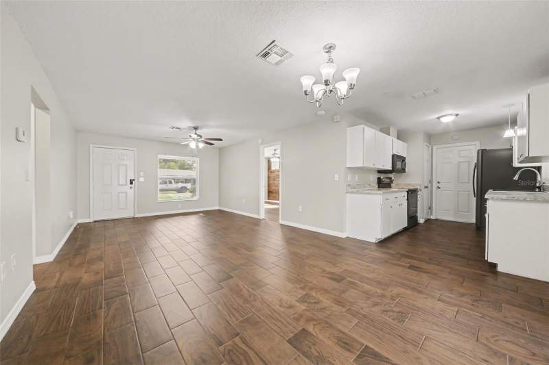 3 bedroom Single Family Residence at 450 Park Glen Drive, Tavares Magnolia Ridge Sub, Tavares — photo 2