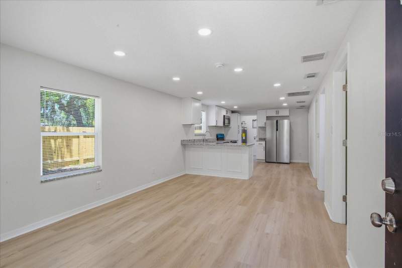 3 bedroom Single Family Residence at 816 Woodland Avenue, Oakridge, Leesburg — photo 4