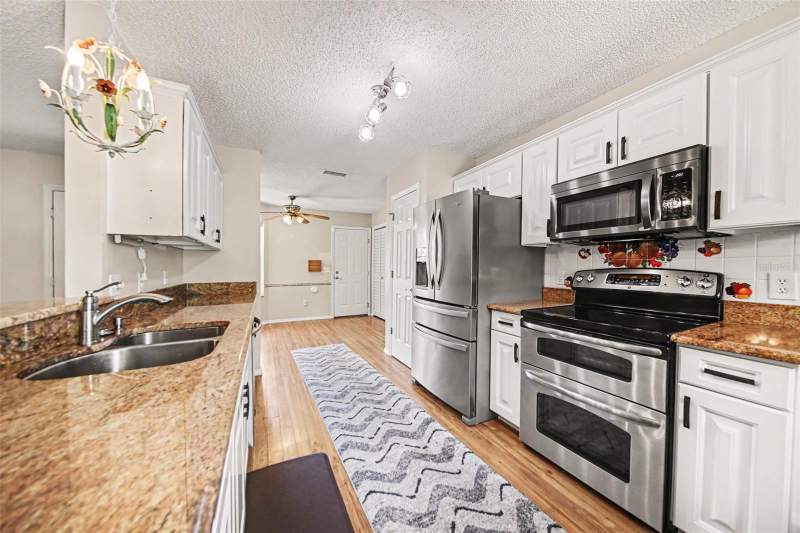 2 bedroom Single Family Residence at 1239 Chaparral Drive, Villages Of Sumter Unit 19, The Villages — photo 4