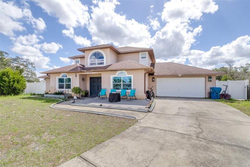 Lake Greenbrier Condominum (9035)Homes for Sale in Spring Hill, FL