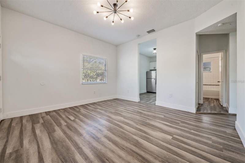 4 bedroom Half Duplex at 8304 N 13th Street, Sulphur Spgs Add, Tampa — photo 5