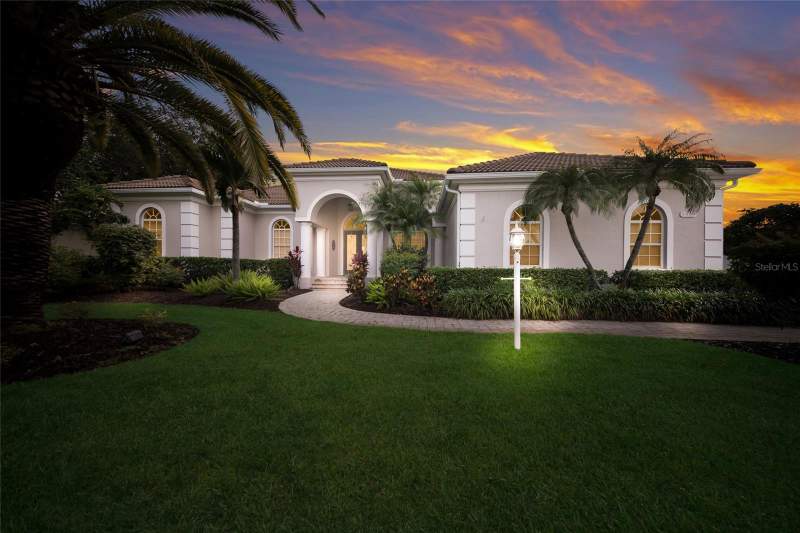4 bedroom Single Family Residence at 7920 Royal Queensland Way, Lakewood Ranch Cc Sp C Un 5, Lakewood Ranch — photo 2
