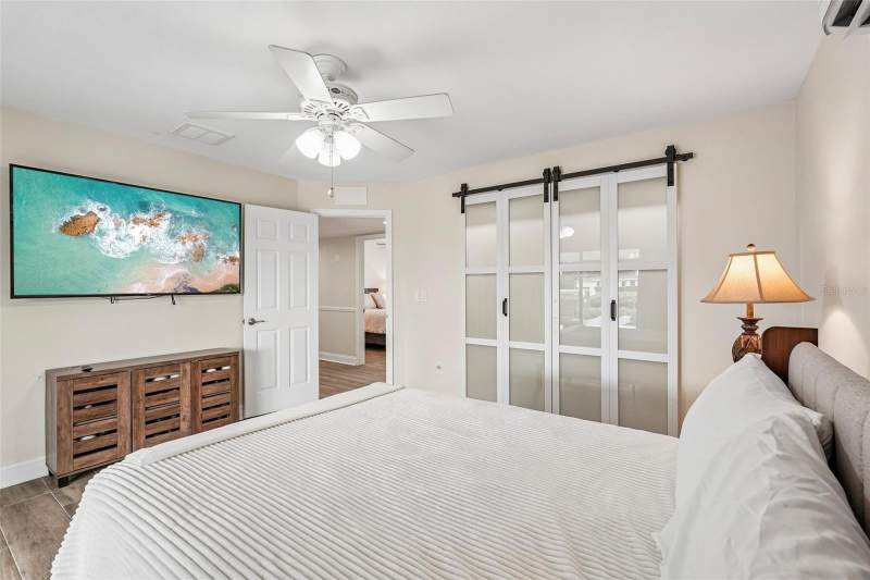 4 bedroom Single Family Residence at 289 W Tarpon Boulevard, Port Charlotte Sec 010, Port Charlotte — photo 4