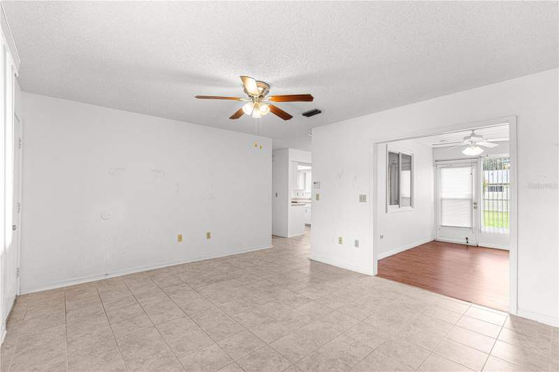 2 bedroom Single Family Residence at 8208 SW 108th Lane Road, Oak Run 05, Ocala — photo 4