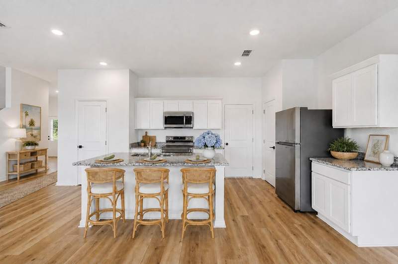 3 bedroom Single Family Residence at 8700 Sportsman Loop, Phillips Landing, Groveland — photo 3