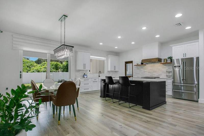 4 bedroom Single Family Residence at 30502 Seaforth Drive, Mt Plymouth Fourth Add, Sorrento — photo 5