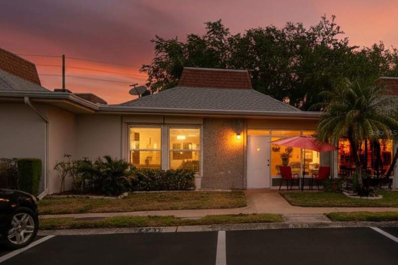 2 bedroom Condominium at 4363 Tahitian Gardens Circle #B, Tahitian Gardens Condo, Holiday — photo 3