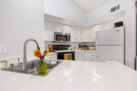 5713 Gatlin Avenue #226, Orlando FL - photo 9 of 40