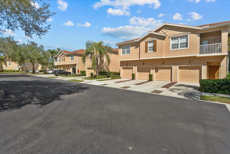 3 bedroom Townhouse at 3623 Parkridge Circle #11-104, Parkridge Ph 33 & 19, Sarasota — photo 2