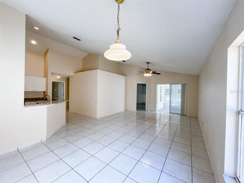 4 bedroom Single Family Residence at 1902 Palmetto Pine Lane, Pine Creek 42/138, Orlando — photo 2