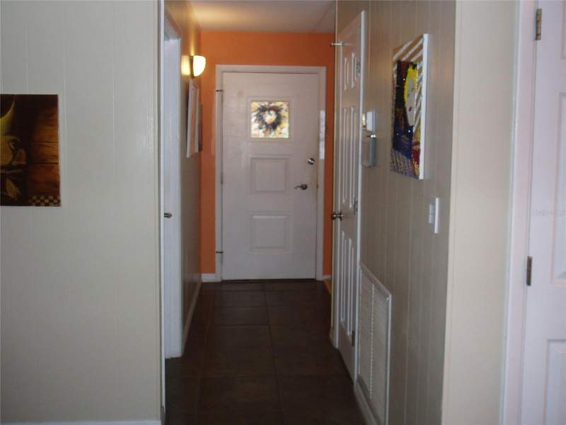 3 bedroom Single Family Residence at 120 SW Monroe Circle, North St Petersburg, St Petersburg — photo 4